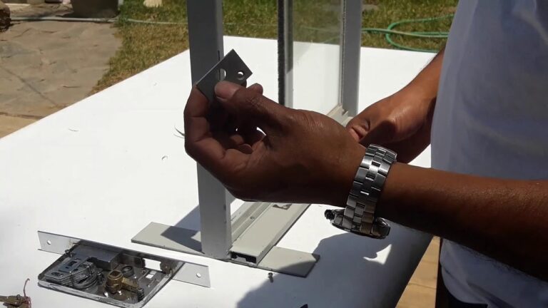 Seguridad en mamparas de aluminio: consejos clave