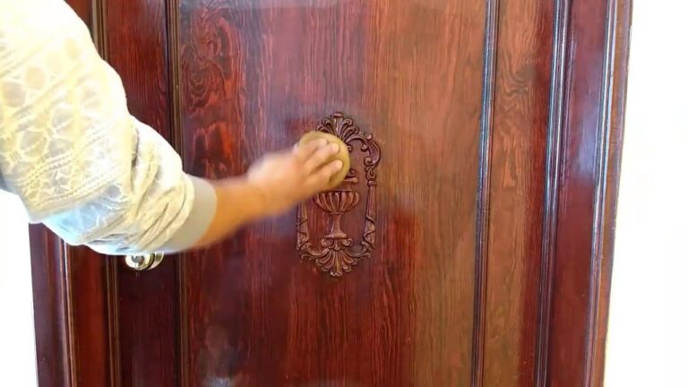 Consejos para el Mantenimiento de Puertas de Madera