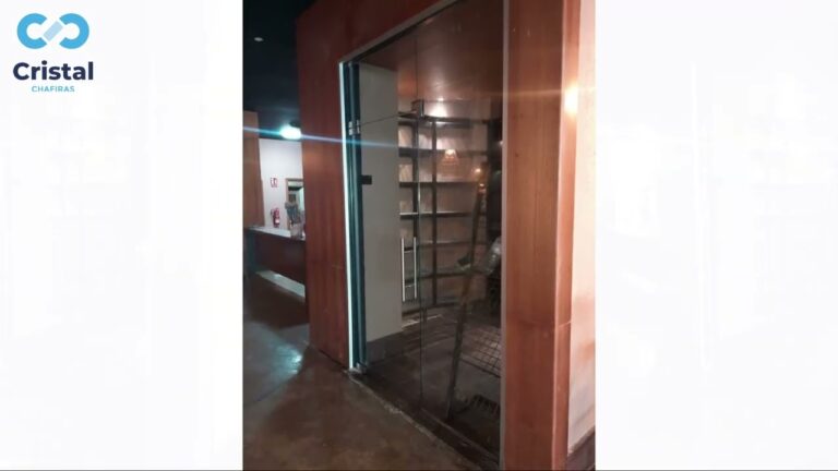 Cerramientos de cristal: est&eacute;tica y funcionalidad en dise&ntilde;o contempor&aacute;neo